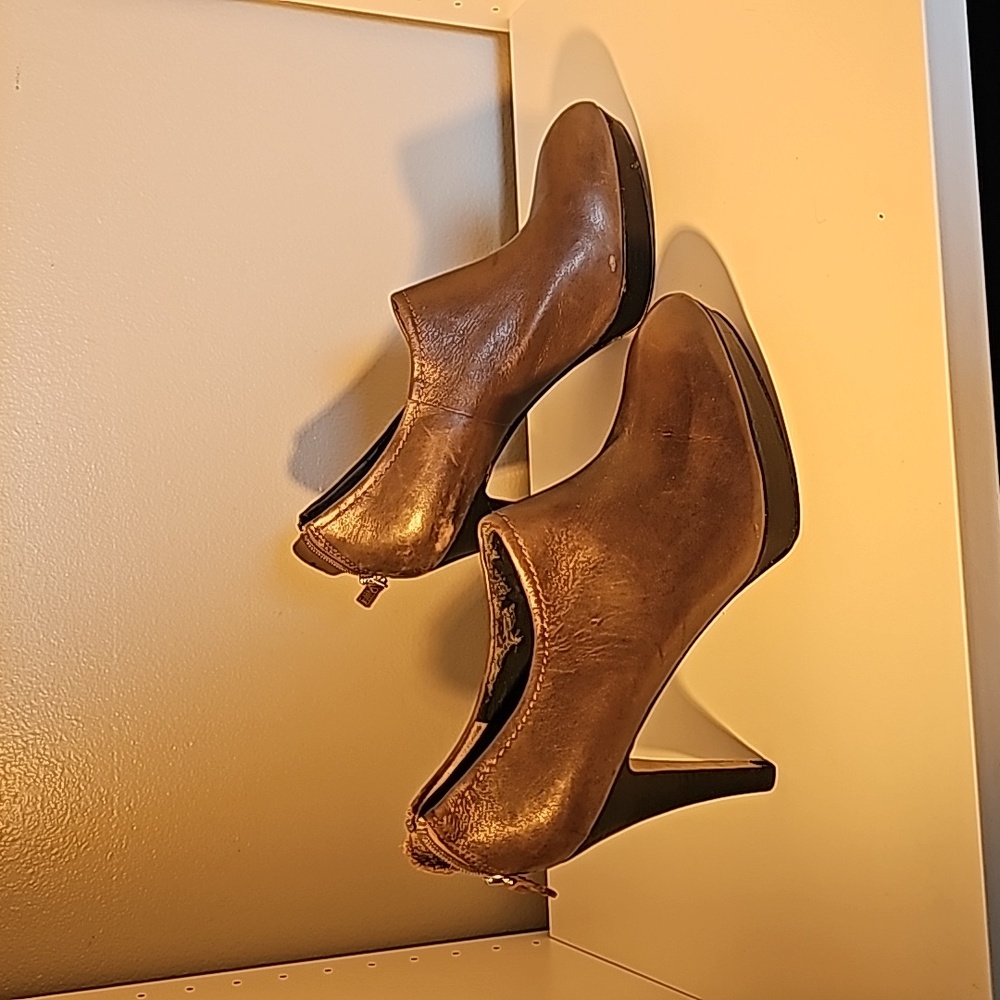 Franco sarto heels The artist collection used in good condition size 9